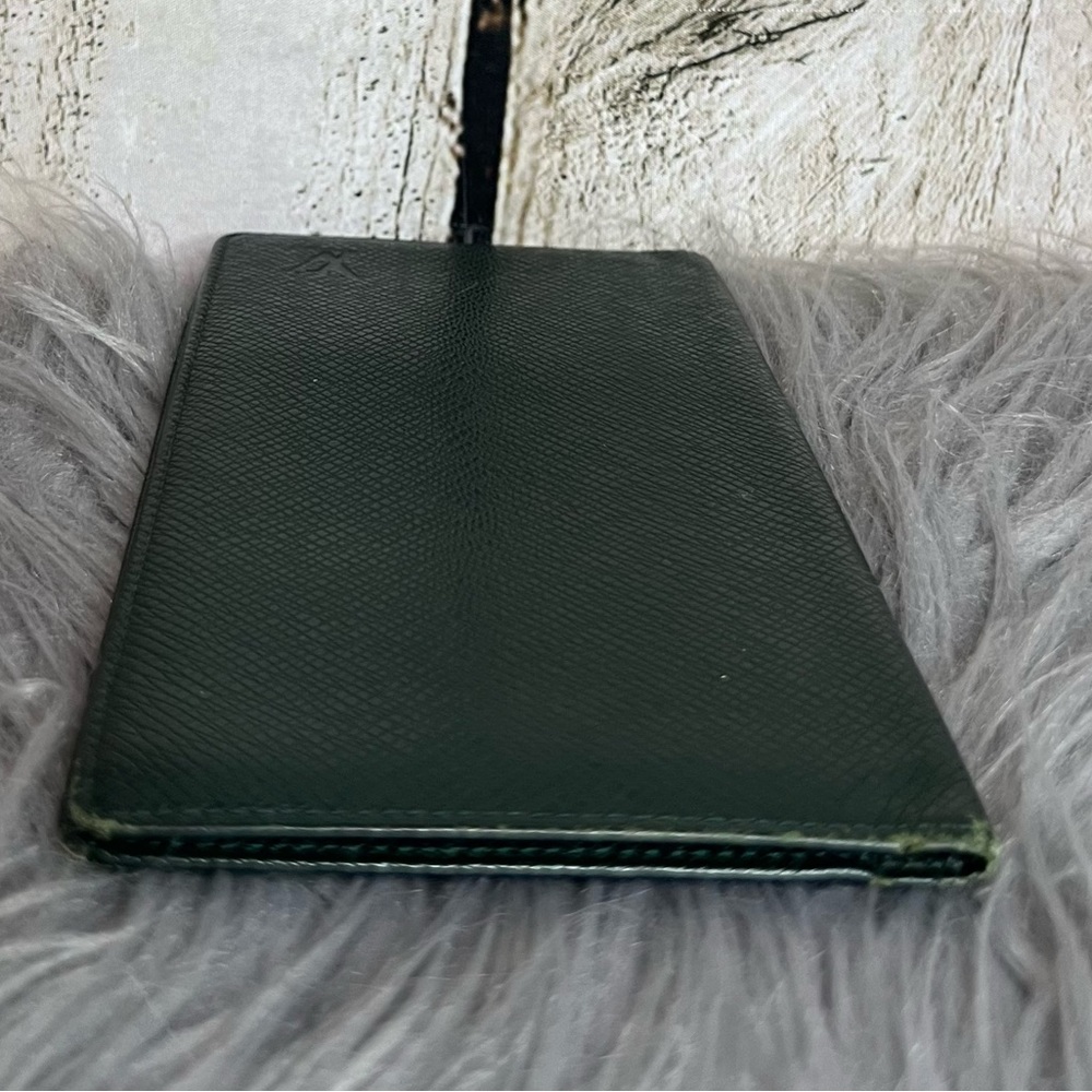 LOUIS VUITTON - taiga long wallet - Picture 6 of 11